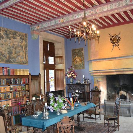 Chateau De Peufeilhoux Vallon-en-Sully Екстериор снимка