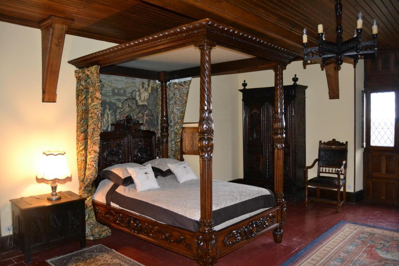 Chateau De Peufeilhoux Vallon-en-Sully Екстериор снимка