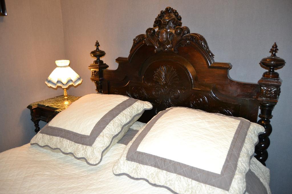 Chateau De Peufeilhoux Vallon-en-Sully Стая снимка