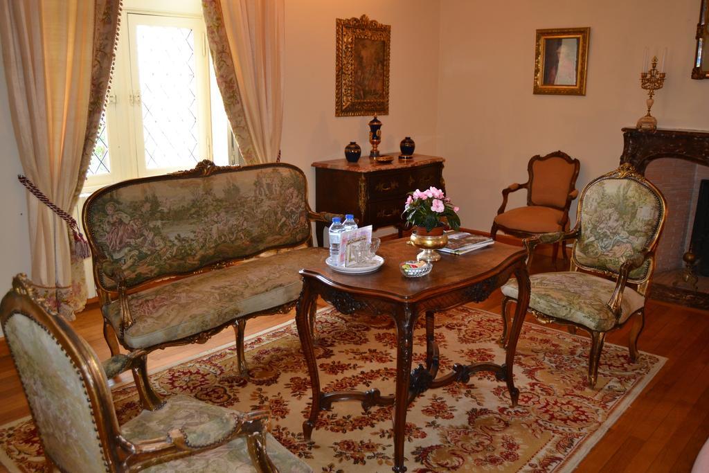 Chateau De Peufeilhoux Vallon-en-Sully Екстериор снимка